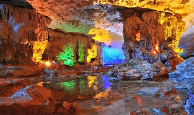 Discover Sung Sot Cave